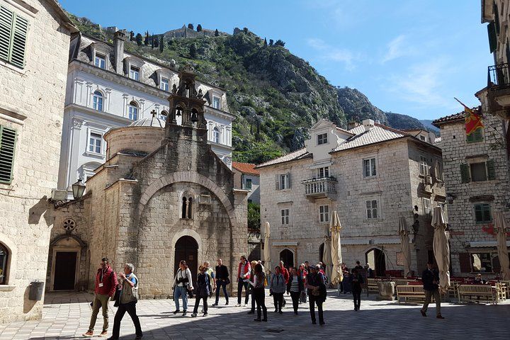 Montenegro: Private Kotor Walking Tour with Food and Wine