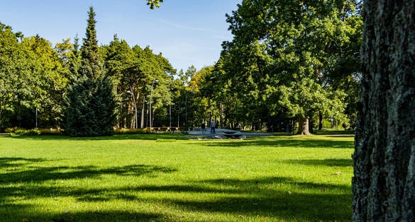 Photo of the Pärnu Rannapark in Pärnu at a sunny day.