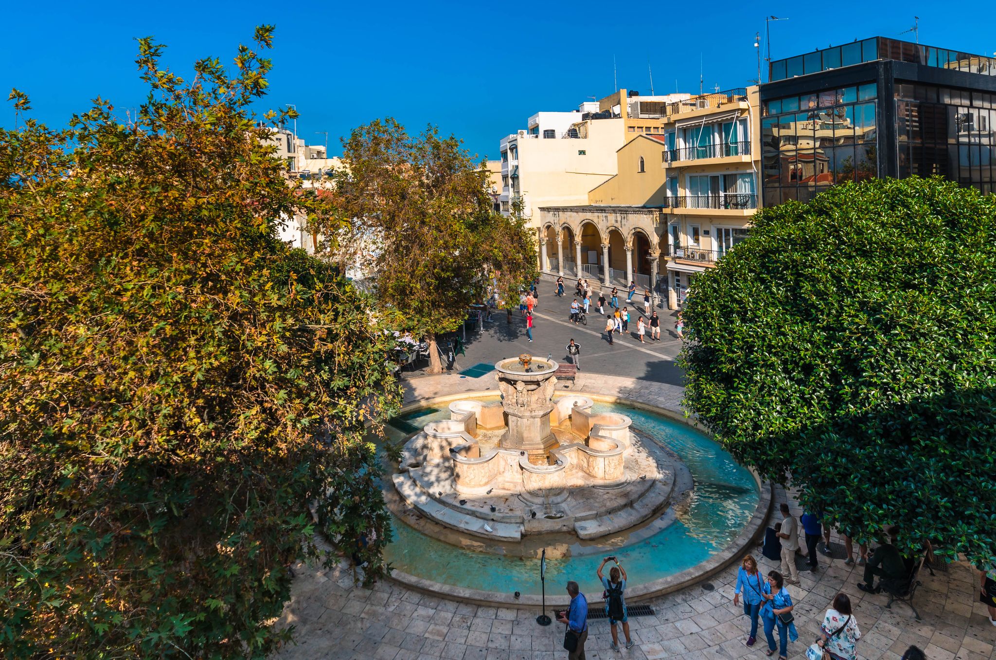 Photo of aerial view of Venetian Morosini Fountain in the Lions square, Heraklion, Crete, Greece.