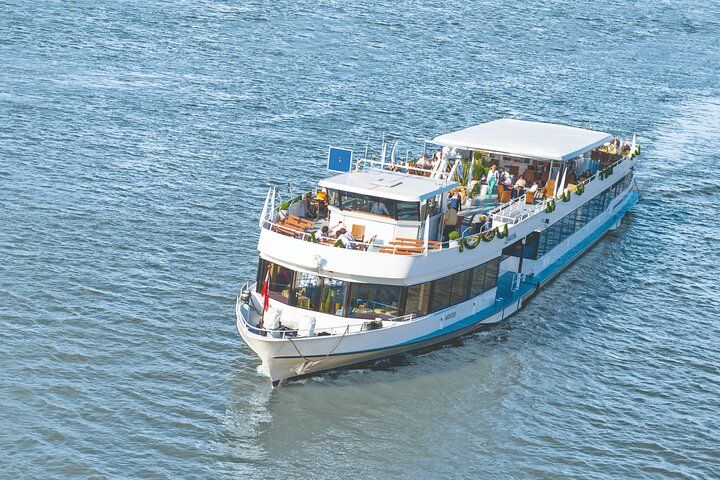 Linz harbour tour by boat