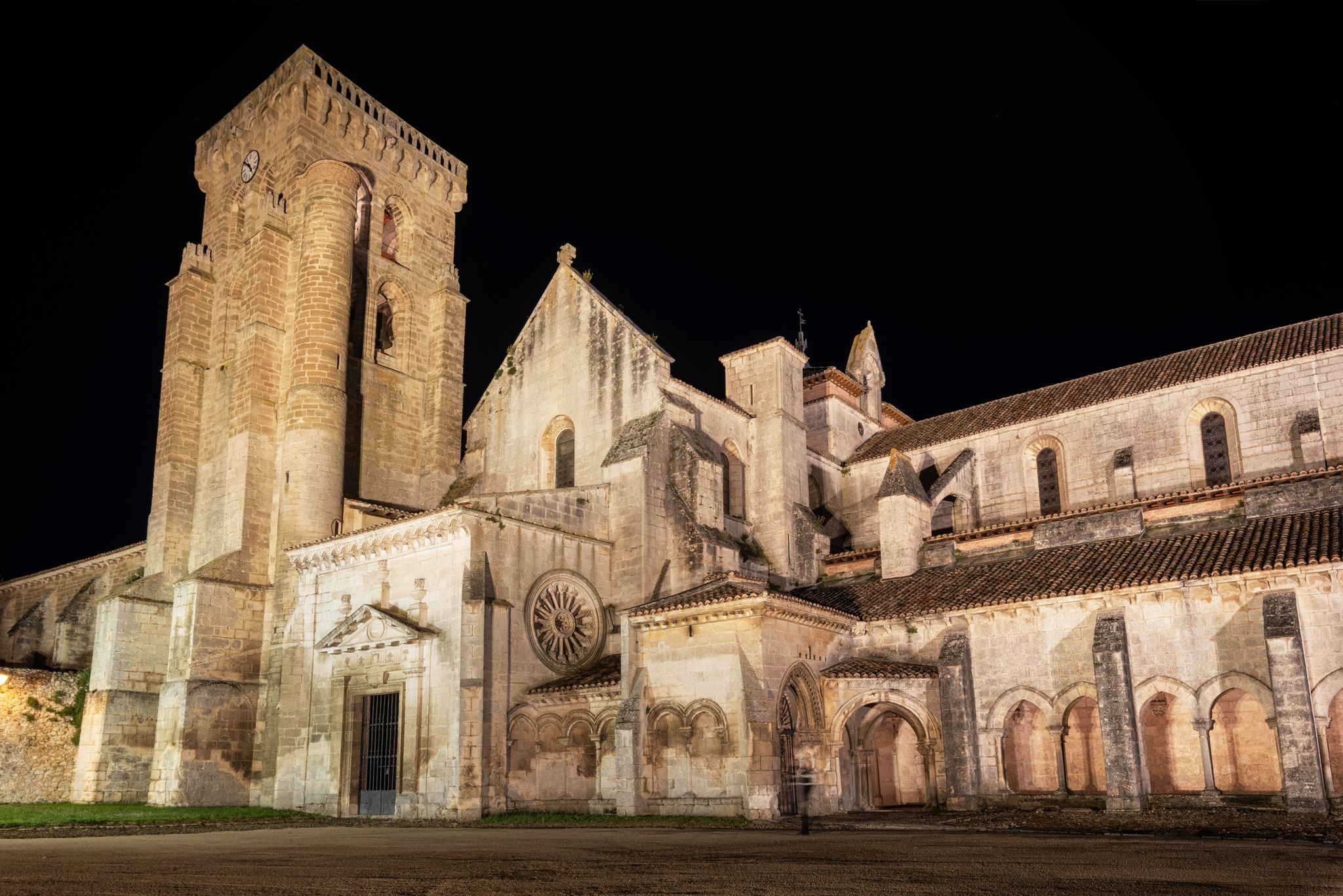 photo of night scene of Monasterio de las Huelgas in Burgos, Spain.