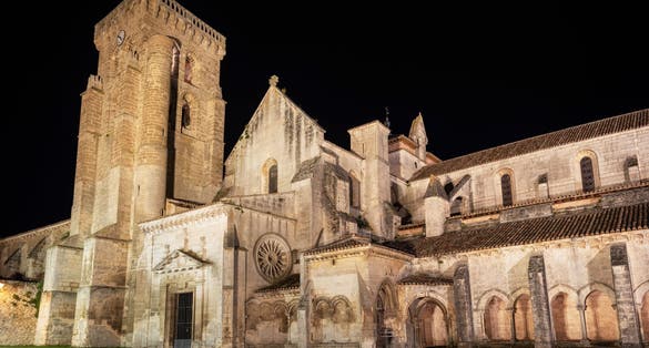 photo of night scene of Monasterio de las Huelgas in Burgos, Spain.