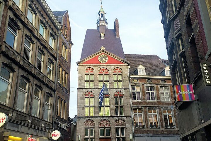 Maastricht Highlights 2 hours Private Walking Tour +Local Tasting