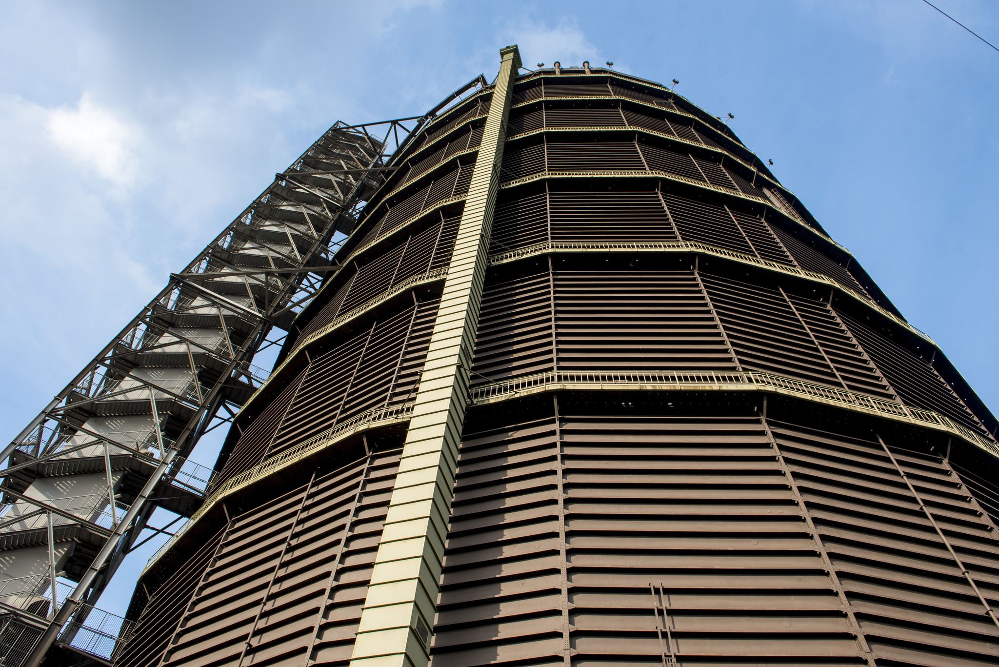 photo of Gasometer Oberhausen ,monument of industry in German .