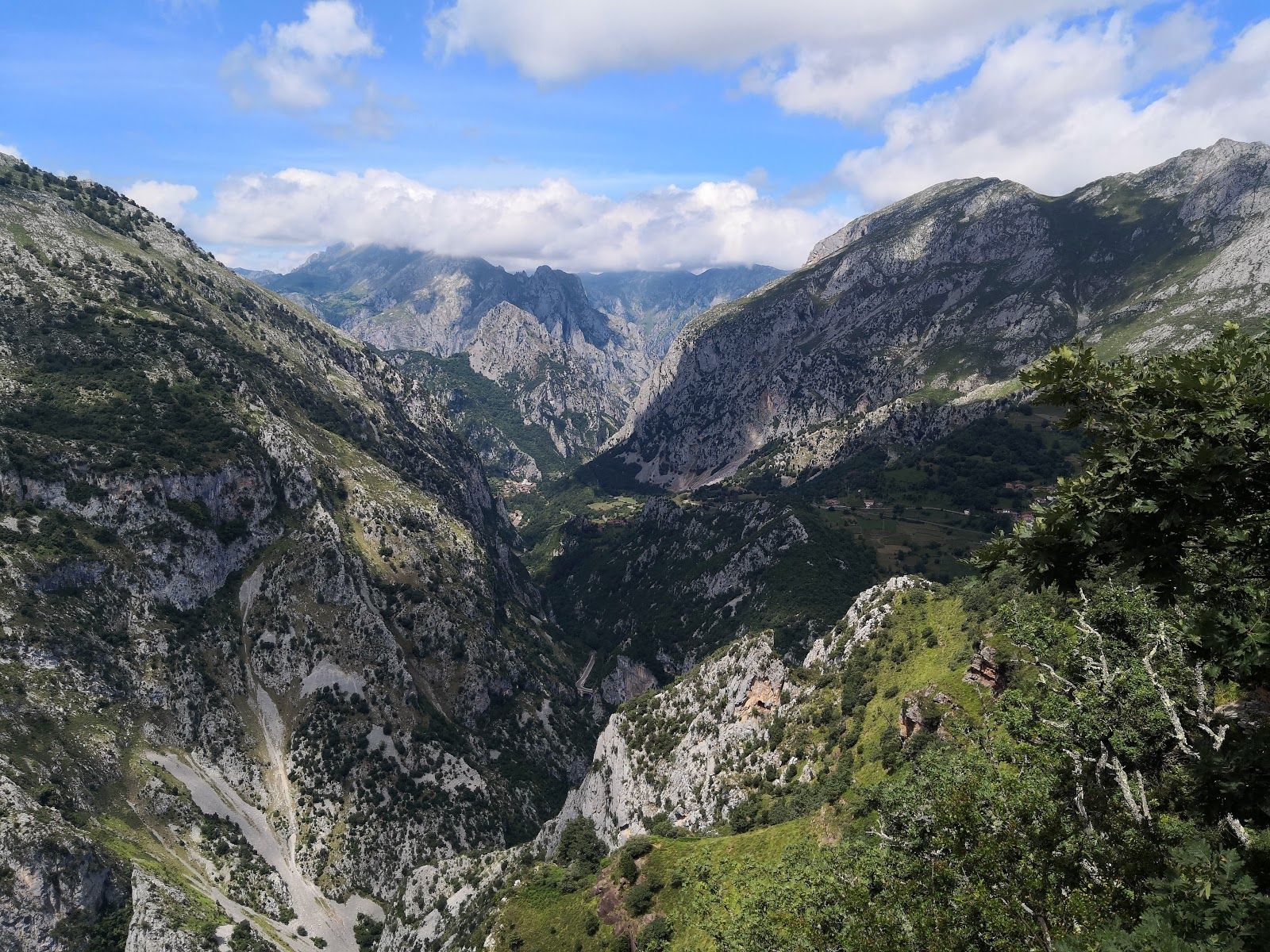 Desfiladero de La Hermida, Peñarrubia, Saja-Nansa, Cantabria, Spain