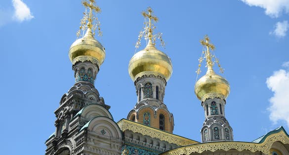 Photo of Russian chapel on the Mathildenhoehe in Darmstadt .