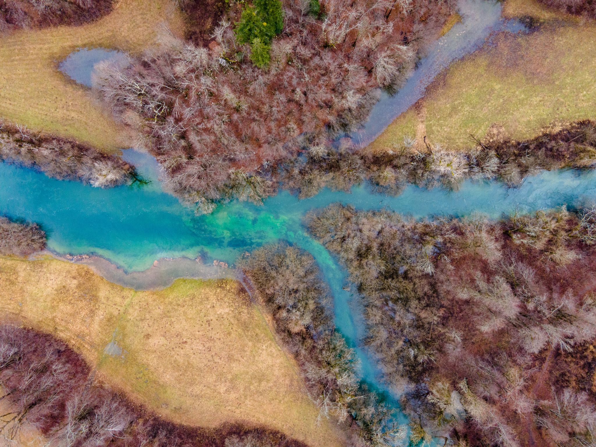 Rakov Skocjan ( Rakov Škocjan, Dolina Raka ) is a karst valley and the oldest landscape park in Slovenia full of natural phenomena as natural bridges, caves and springs.