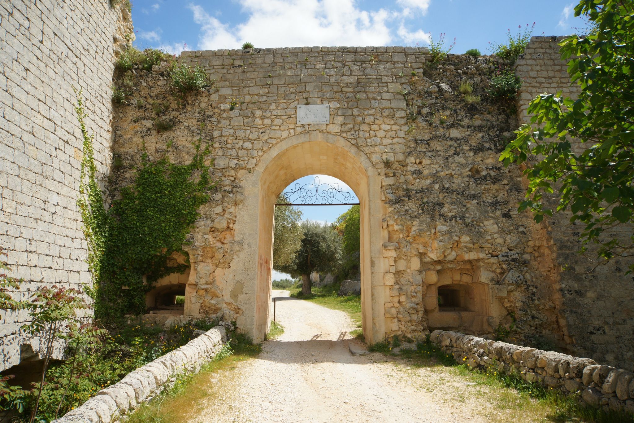 Noto Antica: Porta montagna