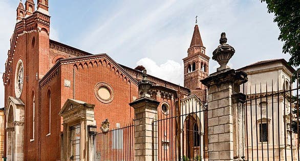 photo of view of Chiesa di Santa Corona, Vicenza, Italy.