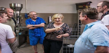 Balsamic Vinegar, Olive oil and Organic Winery Tour in Assisi with tasting