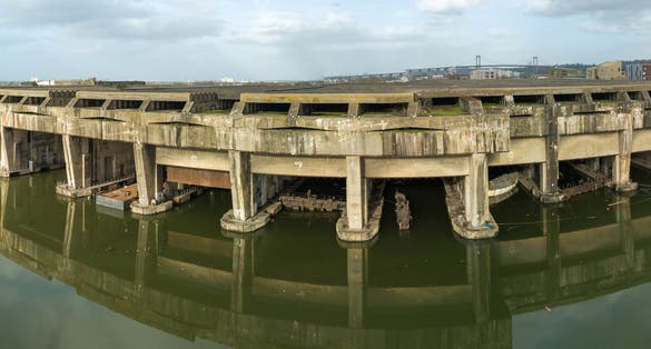 Gironde, Bordeaux, AERIAL VIEW, Zone CLASSEE WORLD HERITAGE OF UNESCO, FLOATING BASINS, UNDERWATER BASE, AERIAL View