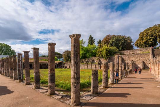 Naples in November: A Guide To Weather, Tips, and Highlights