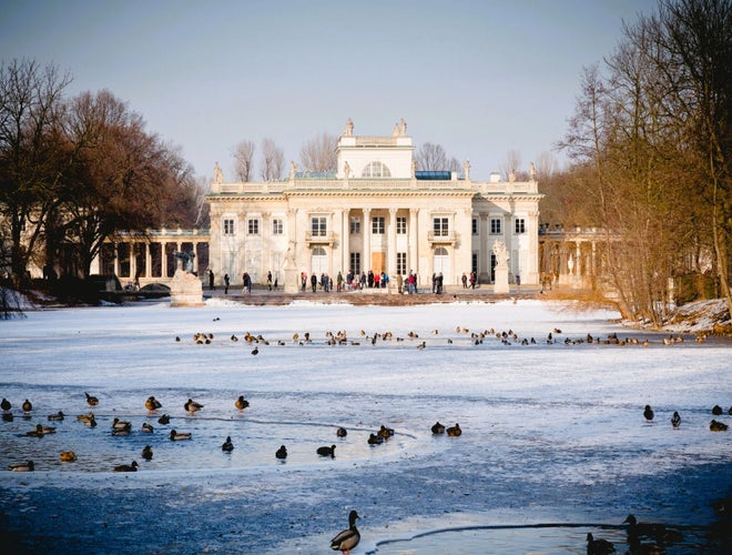 warsaw-lazienki-park-in-winter.jpg