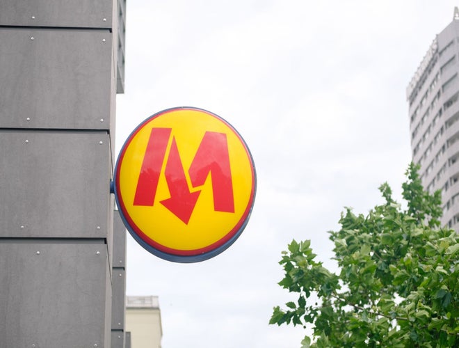 warsaw-public-transport-metro-sign.jpg