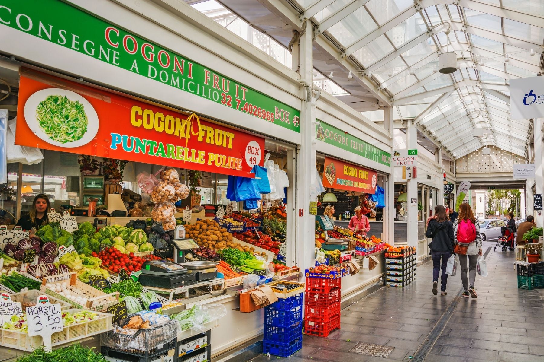 stall-at-testaccio-market-in-rome.jpg