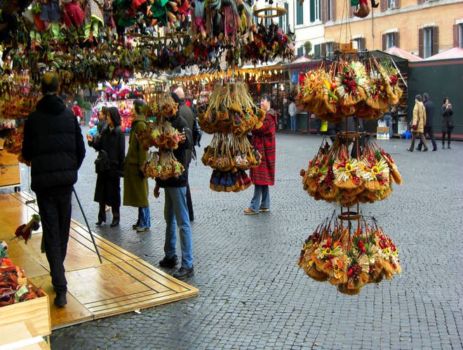 piazza-navona-during-epiphany-la-befana-in-rome.jpg