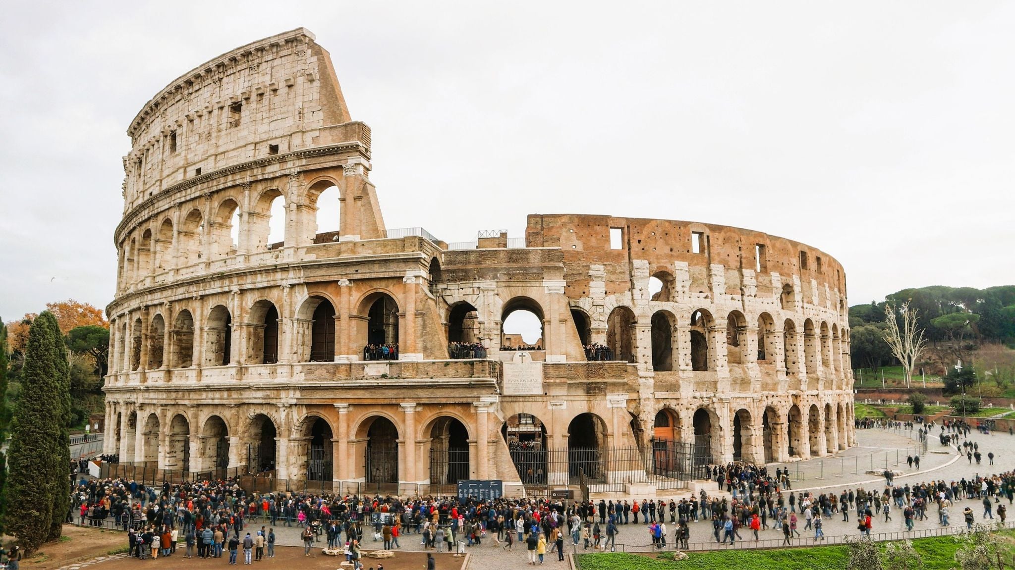 persons-in-free-sunday-entry-line-for-colosseum-in-rome.jpg