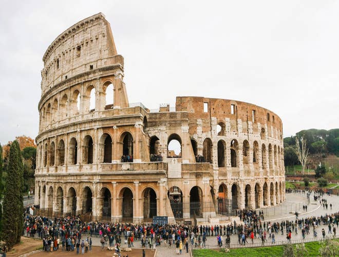 persons-in-free-sunday-entry-line-for-colosseum-in-rome.jpg