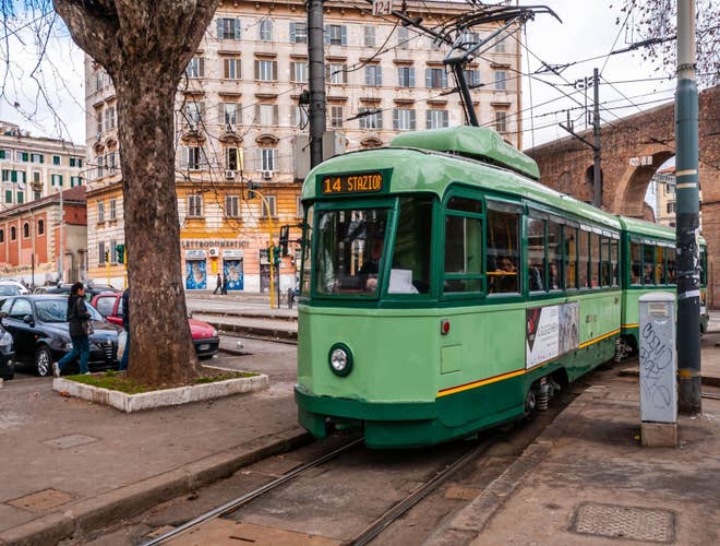 tram-in-rome-in-winter.jpg