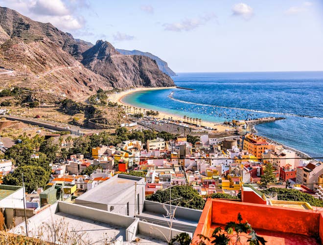 shutterstock_2420976825 (1).jpg