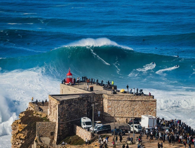 fort-of-sao-miguel-arcanjo-lighthouse-in-nazare.jpg