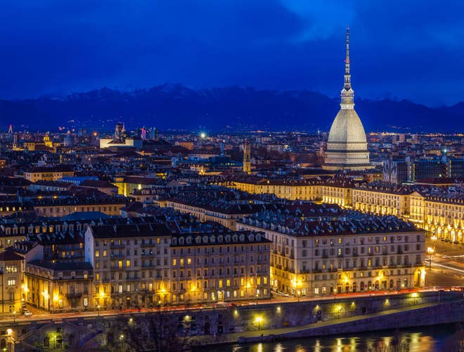 turin-night-skyline-mole-antonelliana.jpg
