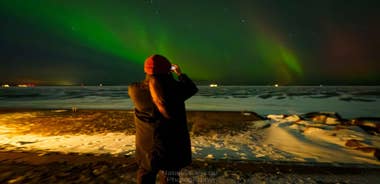 Oulu: Guided Night Walking Tour with Northern Lights Hunting