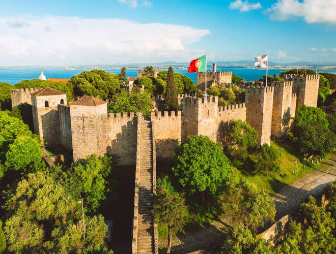 shutterstock_2057271116 (3).jpg