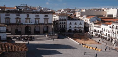 Cáceres: City Highlights Walking Tour with Local Guide