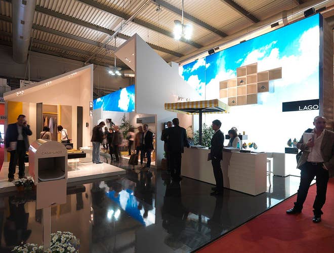 Lago_stand_in_Salone_del_mobile_2008.jpg