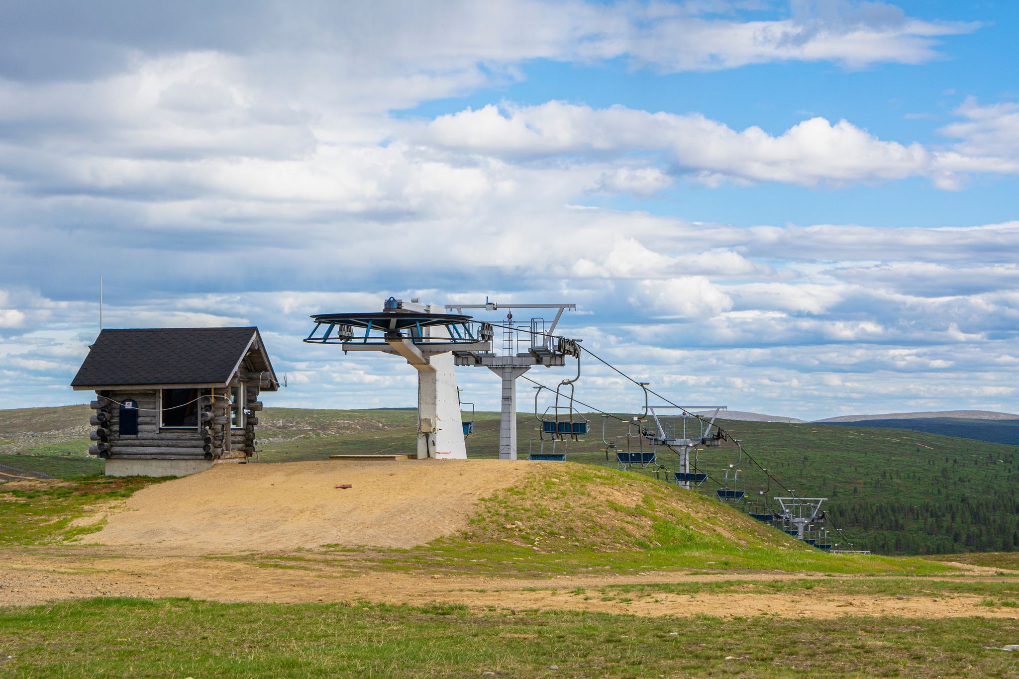 photo of the ski lift on the top of Kaunispaa mountain, Saariselka, Lapland, Finland.
