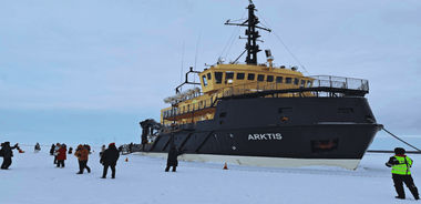 Haparanda/Tornio: Icebreaker Arktis Cruise with Ice Floating