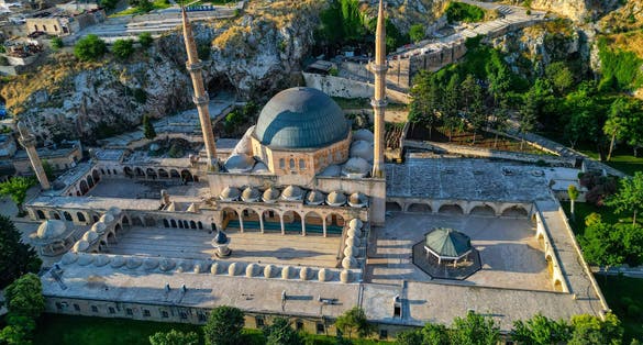 photo of view of Turkey, Şanlıurfa Balıklı lake, places to visit in Şanlıurfa, Turkey.