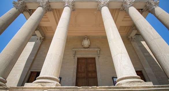 Photo of Fitzwilliam Museum located on Trumpington Street in Cambridge, UK.