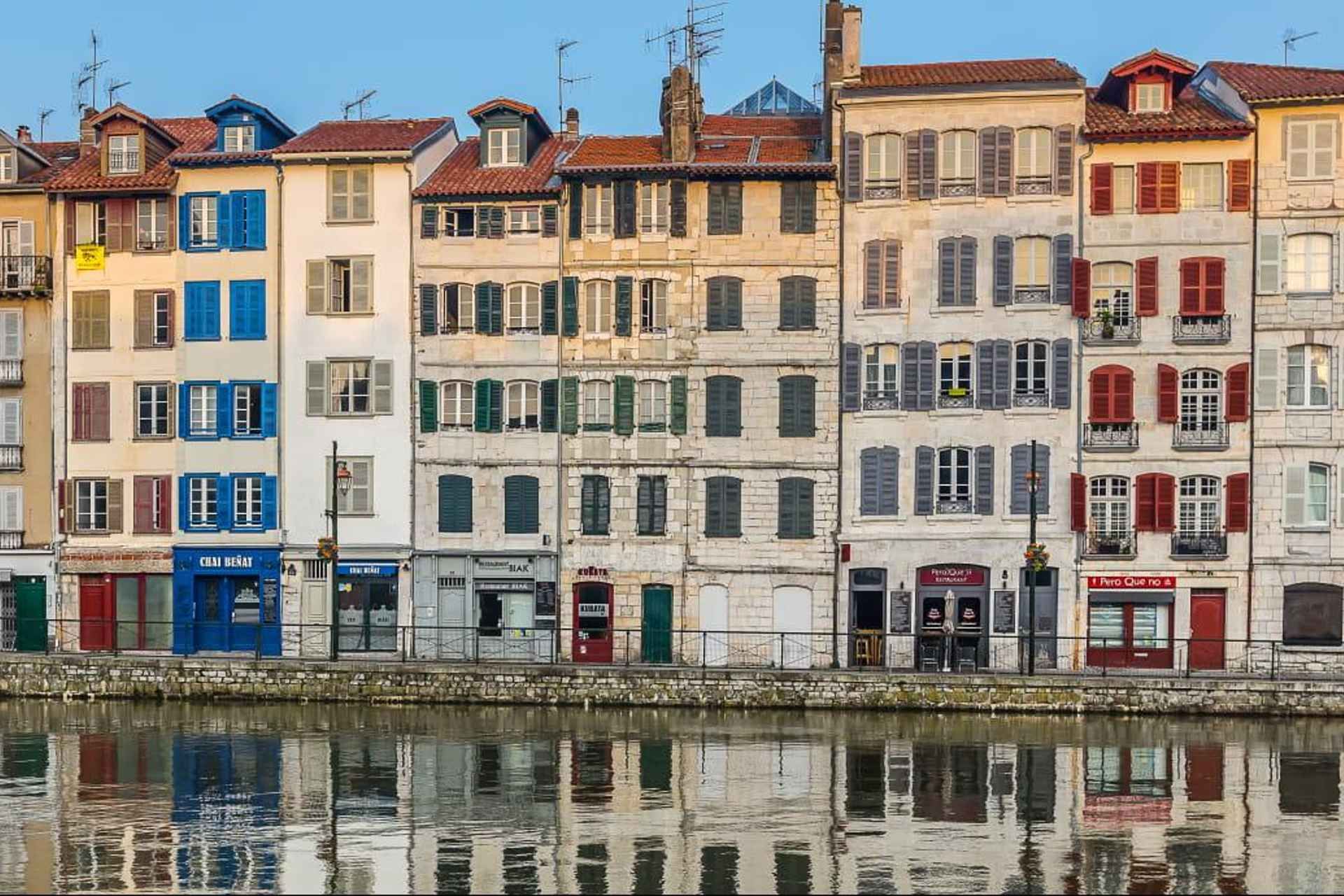 Bayonne: Guided Food Walking Tour (with Food and Drinks)