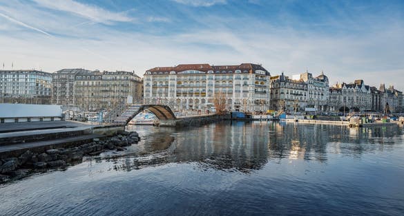 Photo of Bains des Paquis Public Baths at Lake Geneva, Switzerland.