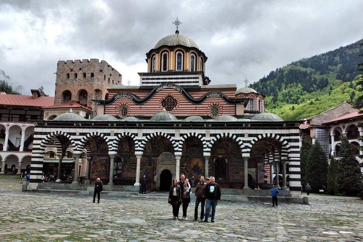 Excursión de día completo al monasterio de Rila y la iglesia de Boyana