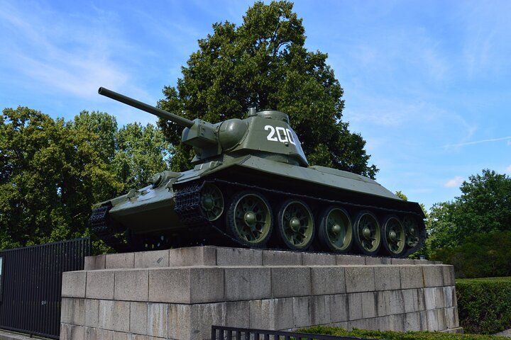 Berlin Third Reich and Cold War 2-Hour Walking Tour 