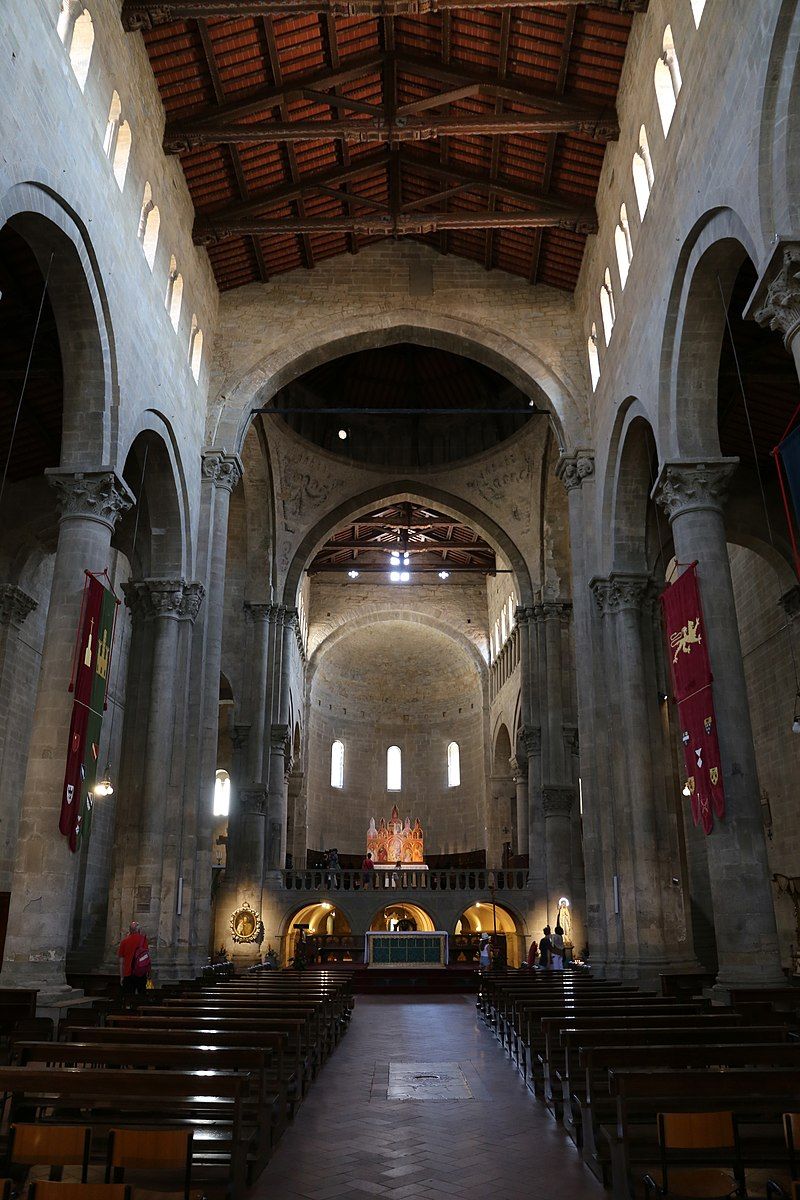 photo of view of interior chiesa di Santa Maria della Pieve, Arezzo, Italy.