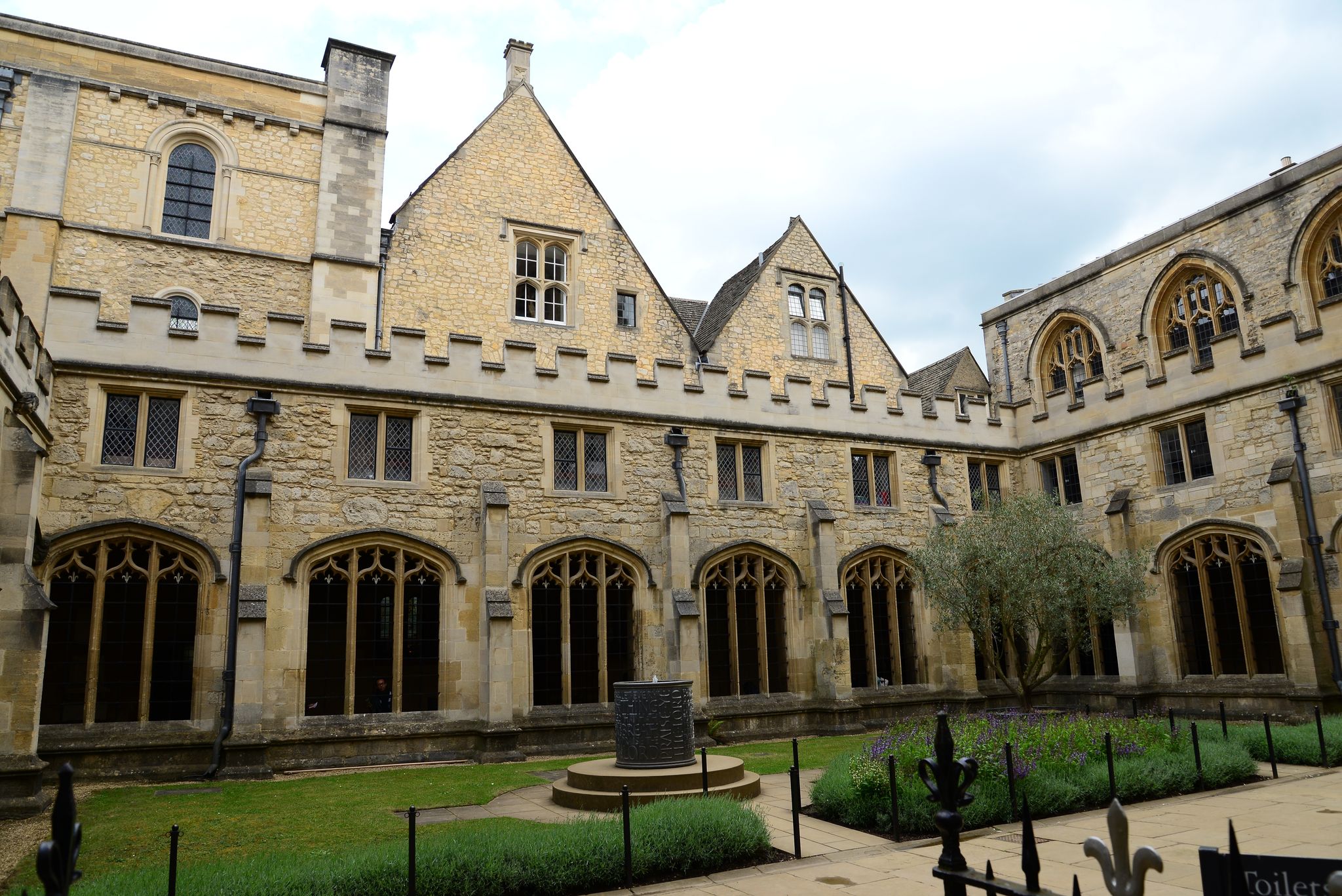 Photo of building at Christ Church College, Oxford, England.