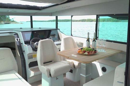 Excursion en bateau privé depuis Helsinki dans un Saxdor 320 GTC