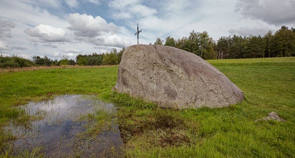 Devil's stone or Velnio akmuo - a heritage object in Druskininkai, Švendubrė