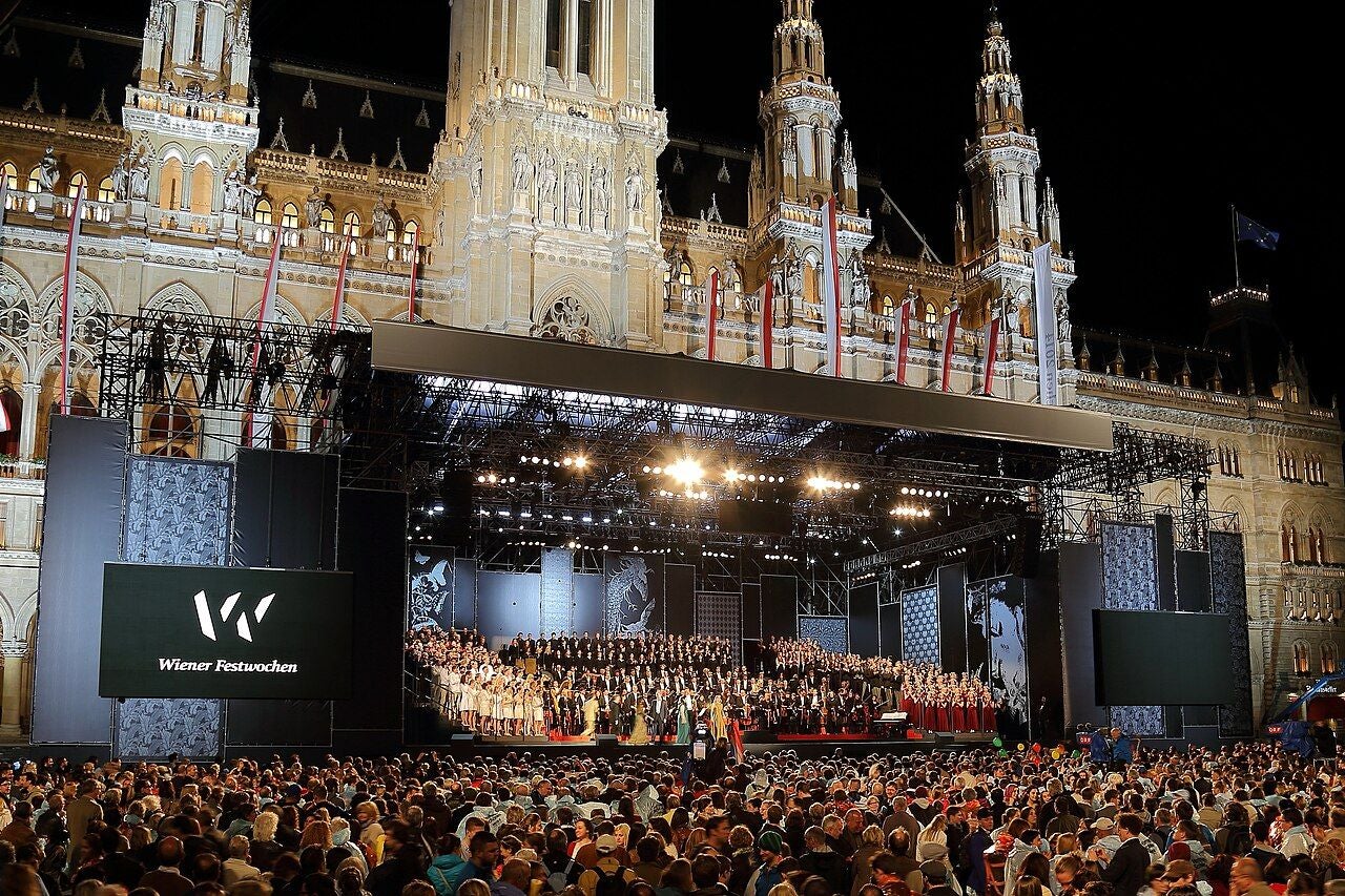 Wien_-_Festwocheneröffnung_2014_(1).JPG