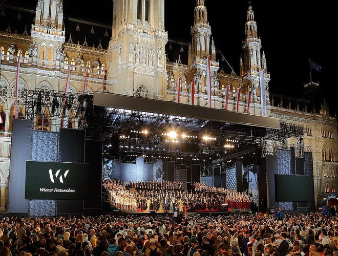 Wien_-_Festwocheneröffnung_2014_(1).JPG