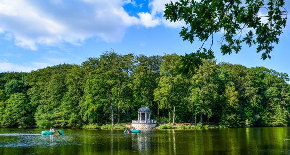 Photo of stunning sunny day in a nature park in Krefeld, Germany.