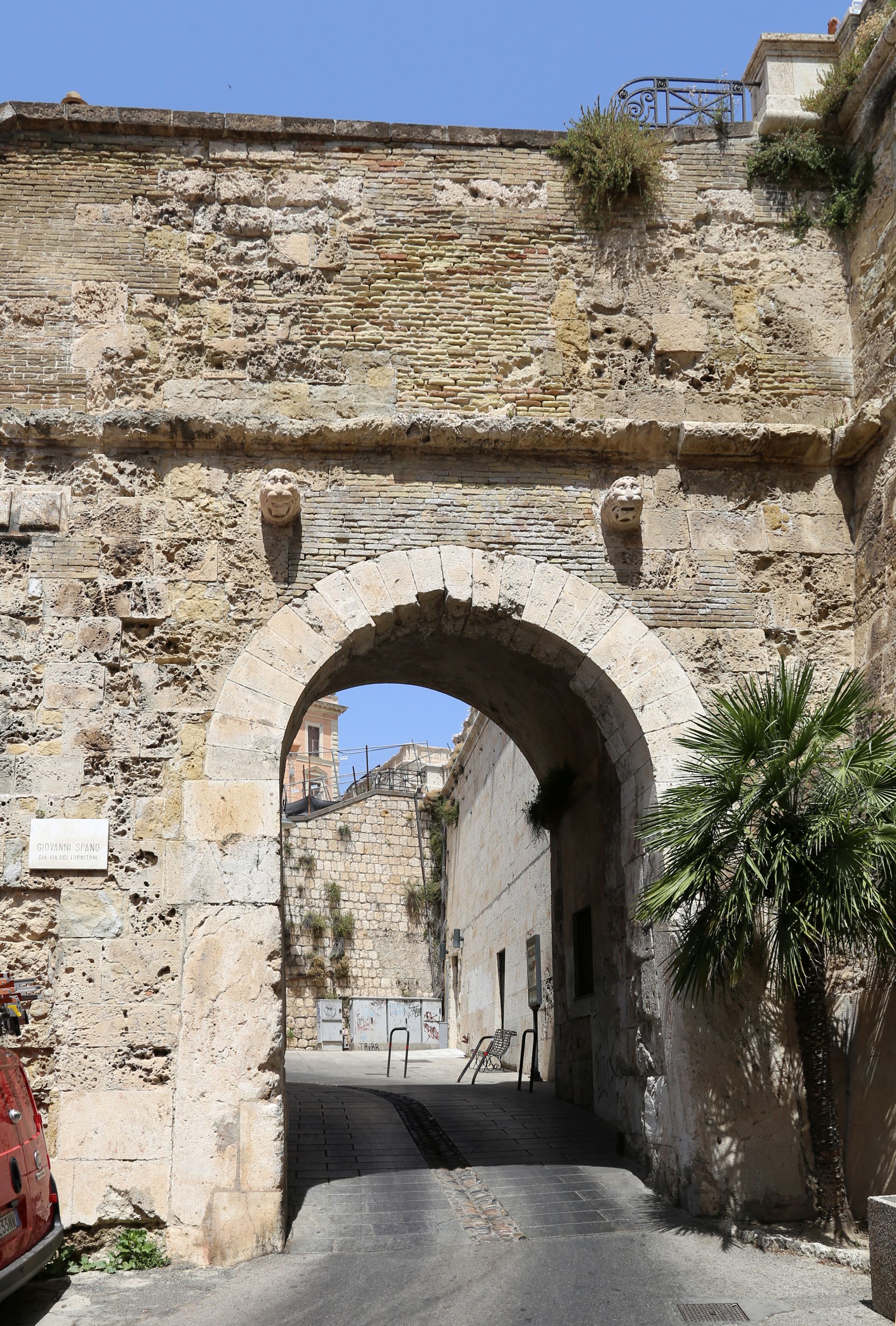 Porta dei Leoni travel guide