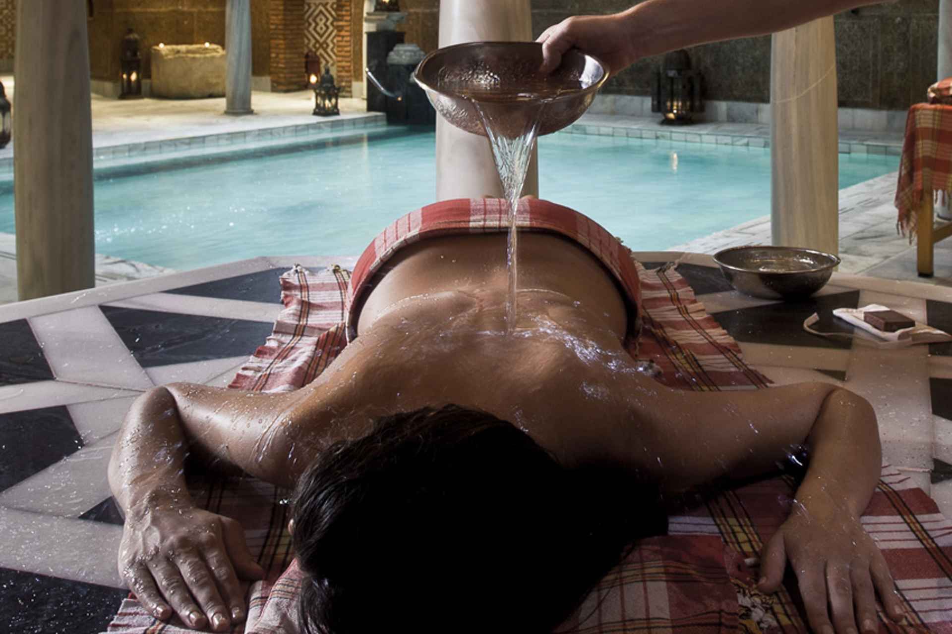 Córdoba: Hammam Al Ándalus Entry Ticket w/Optional Massage