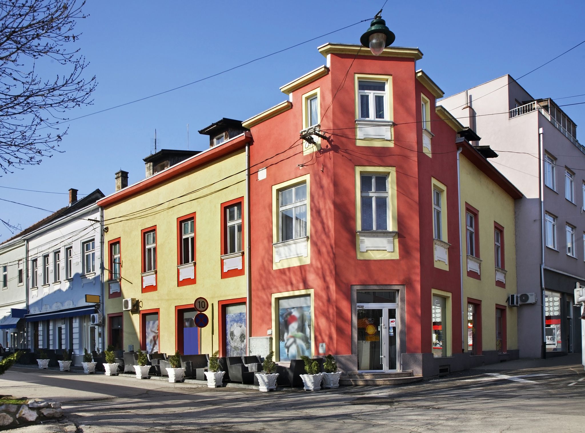 photo of street and buildings in Bihać, Bosnia and Herzegovina.