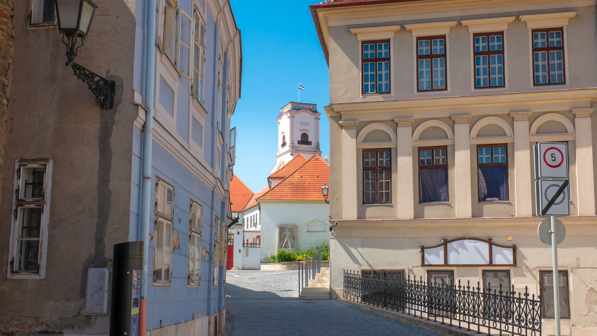 Bishop-Lookout Tower (Püspökvár-Toronykilátó) on káptalandomb in Gyor Hungary