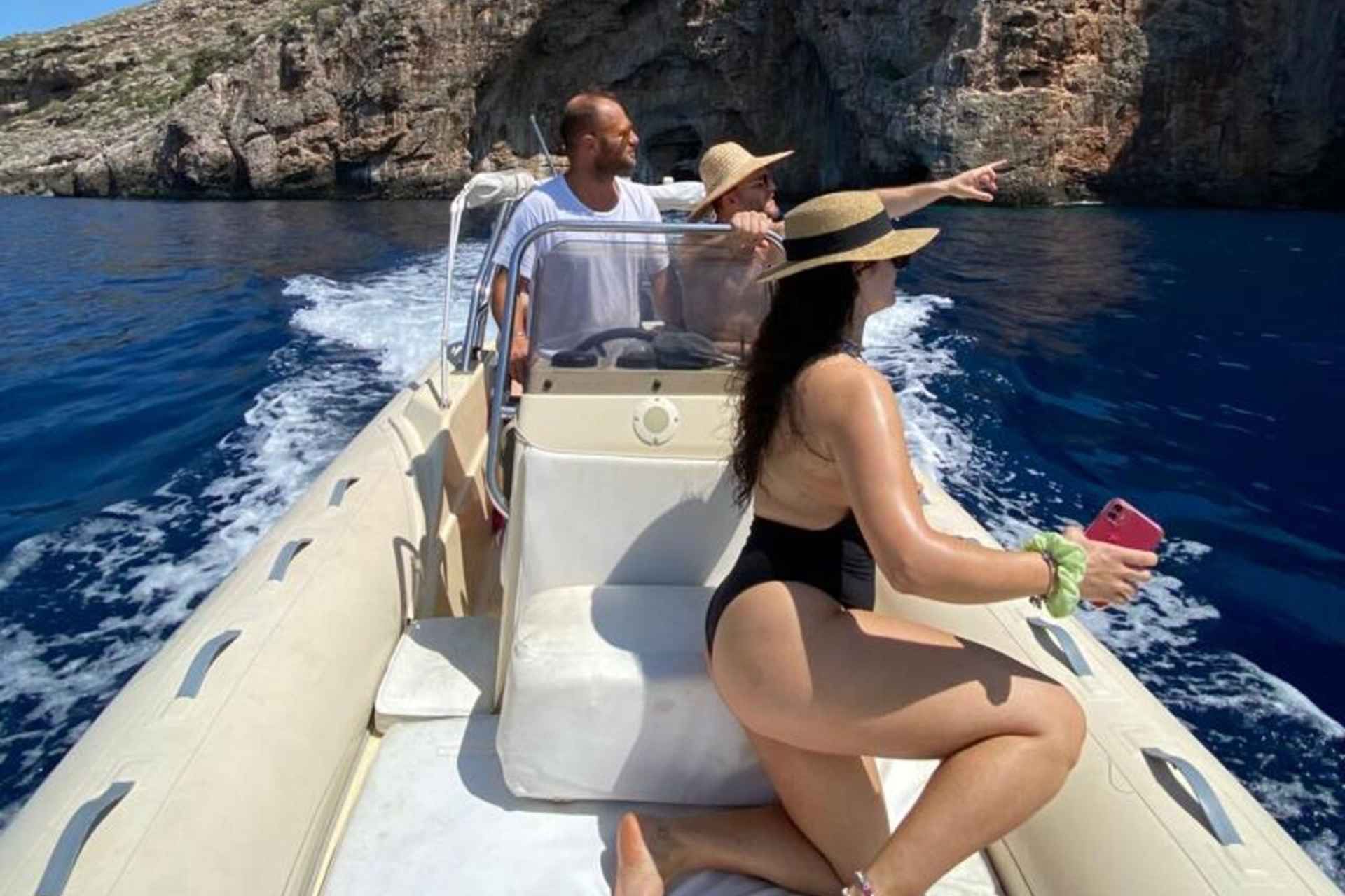 Vlore: Haxhi Ali Cave, Karaburun Speedboat Tour & Snorkeling